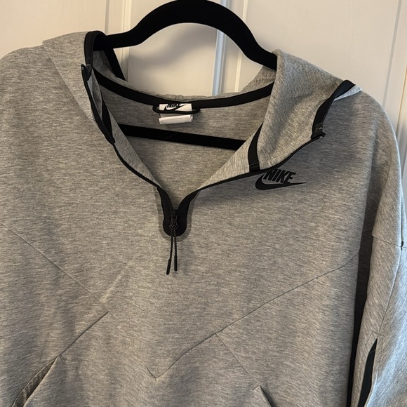 Nike Poncho - Picture 2 of 4